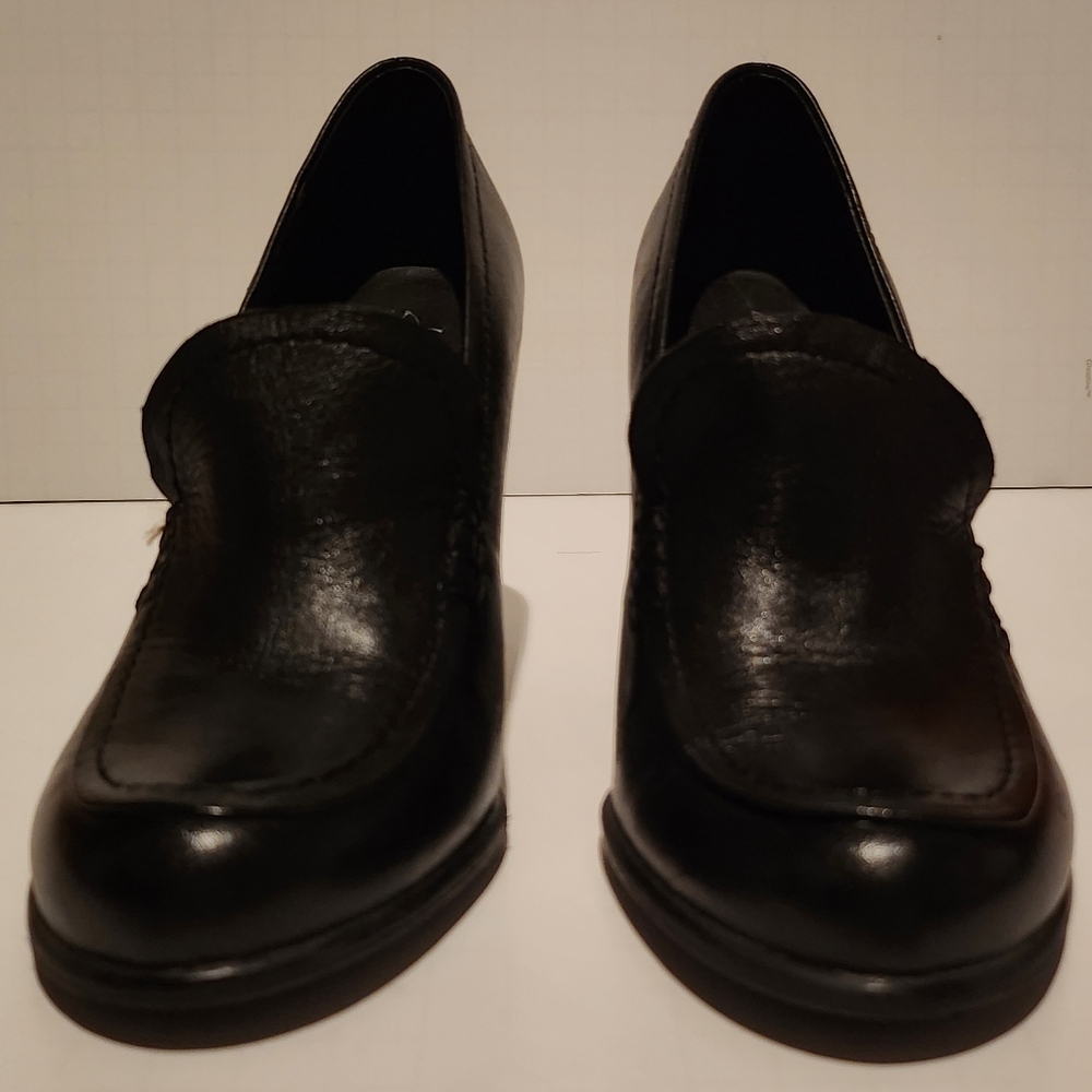 Lightly Used Franco Sarto The Artist's Collection Classic Black Heels
